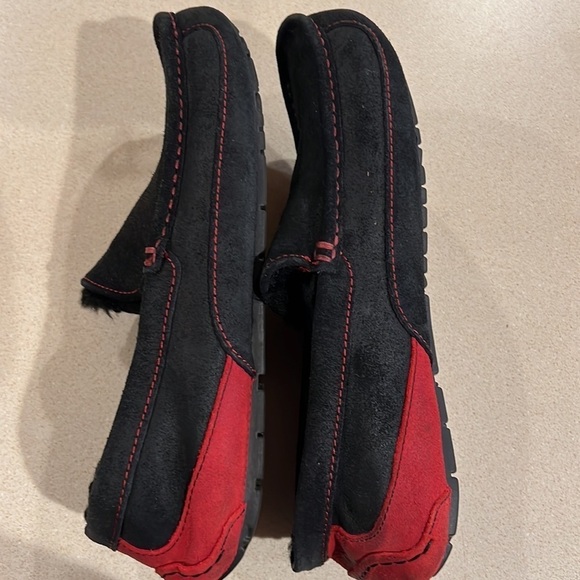 Ugg Mens black and red slippers size 9 - Picture 6 of 7